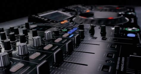 Pioneer DJ Unveils CDJ-2000NXS2 & DJM-900NXS2