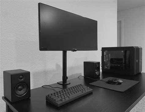 Computer Desk Setup, Gaming Room Setup, Pc Setup, Tech Room, Black Bedroom Design, Bedroom Setup ...