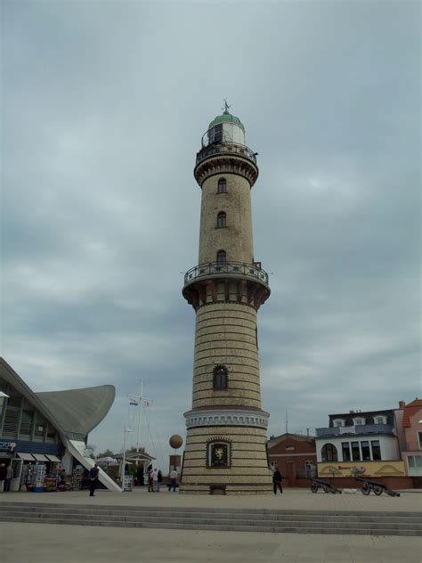 Der Leuchtturm von Warnemünde | Fenster zur Welt