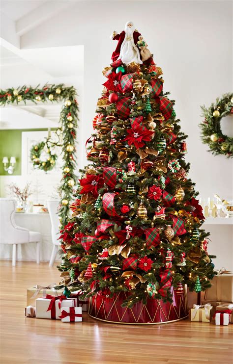 6 Steps to Decorating Your Balsam Hill Christmas Tree