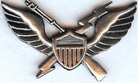 Badge Air Assault (Vietnam Era) | Crossed Sabers – Chapter Gift Shop