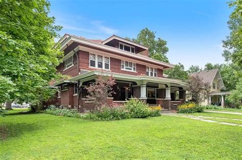 1912 Craftsman In Malvern Iowa - Craftsman Style Houses