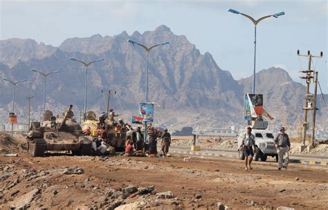 Yemen's Houthis attack Saudi border | Middle East Eye