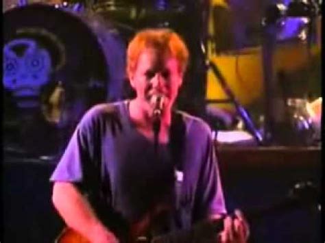 OINGO BOINGO - JUST ANOTHER DAY -- LIVE HD -- SOUND ESTÉREO - YouTube