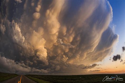 Mammatus clouds - what are they and how they form?