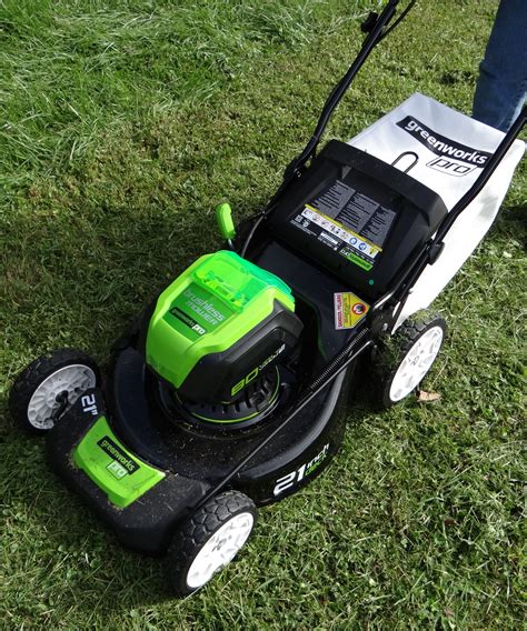 How Do You Get Your Lawn Winter Ready? | Greenworks 80V Pro Cordless Lawn Mower Review Rural Mom