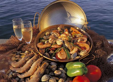 5 seaside spots for seafood platters in Cape Town - Eat Out