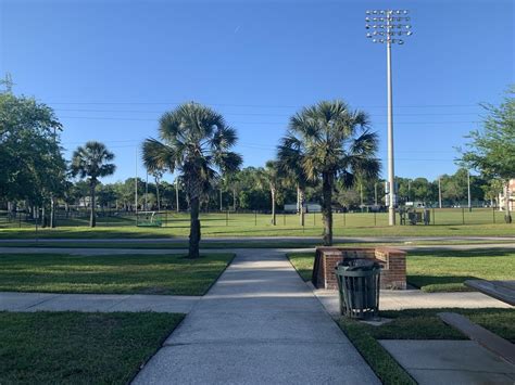 DeLand, FL (I absolutely love stepping out of my Dorm to see beautiful views like this) : r/florida