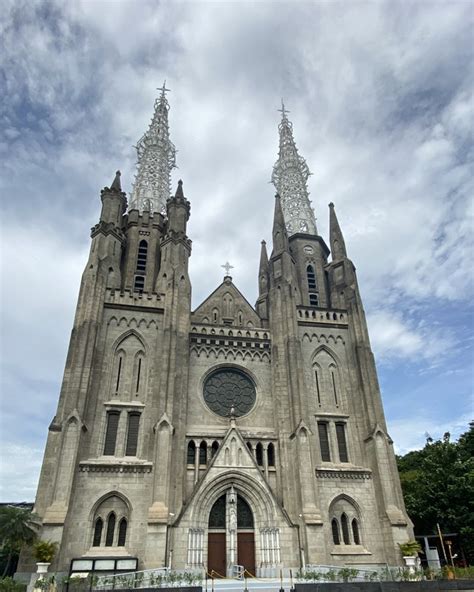 Gereja Katedral Jakarta: Sejarah, Lokasi, dan Jam Buka - skycitytrans.com