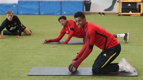 Rashford to continue with free school meals campaign