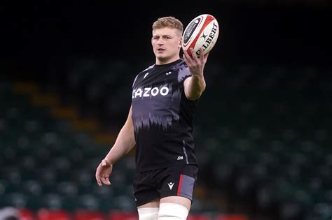 Wales flanker Jac Morgan wins Welsh Rugby Writers’ Association award