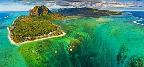 Spectacular Underwater Waterfall in Mauritius - Mauritius Attractions