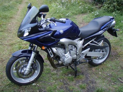 2004 Yamaha FZ6 Fazer - Moto.ZombDrive.COM