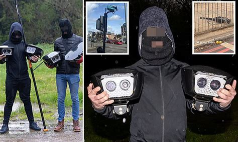 ULEZ 'Blade Runners' want to take down 'EVERY one of Sadiq Khan's low-emission cameras' | Daily ...