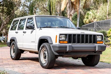 1999 Jeep Cherokee SE 4x4 for sale on BaT Auctions - sold for $10,750 ...