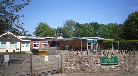 Appleton C of E Primary School © Des Blenkinsopp cc-by-sa/2.0 :: Geograph Britain and Ireland