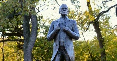 Chicago Public Art: Samuel Gompers Monument