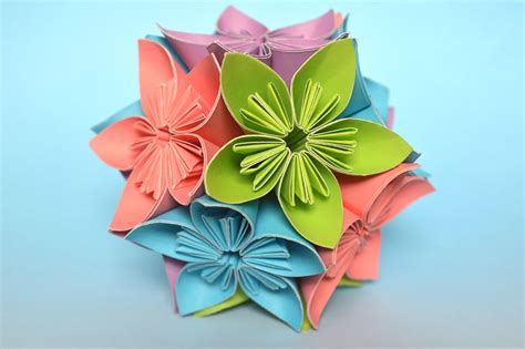 Making an Origami Kusudama Flower