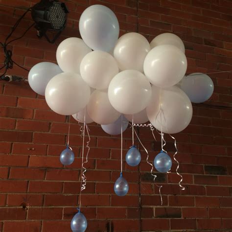 A Cloud made of balloons | Balloon decorations, Pendant light, Balloons