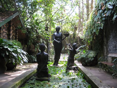 ULLEN SENTALU, YOGYAKARTA UNIQUE MUSEUM ~ Yogyakarta & Bali Driver : ATOK