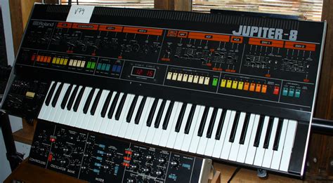 Roland Jupiter 8 Vst