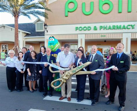 Big crowd shows up Thursday for opening of new Publix in The Villages ...