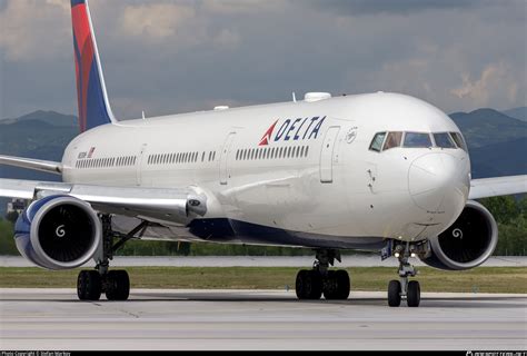 N838MH Delta Air Lines Boeing 767-432(ER) Photo by Stefan Markov | ID 1092060 | Planespotters.net