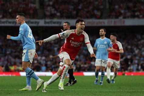 Arsenal pull off stunning win vs Manchester City despite refereeing ...