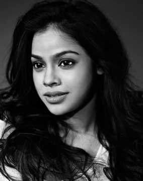 Sumona Chakravarti movies, filmography, biography and songs - Cinestaan.com