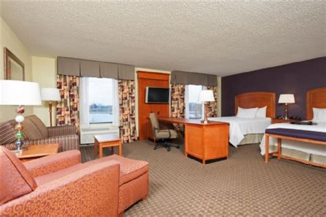 Hampton Inn & Suites Grand Rapids-Airport 28th St | Convenient Park ...