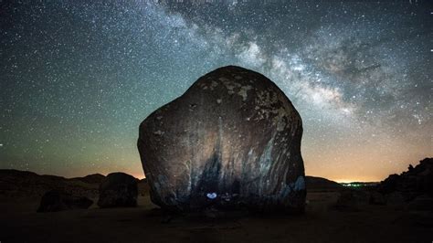 Giant Rock, Landers, California - largest free standing rock in the ...