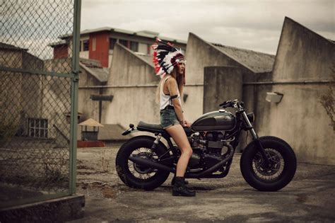 Triumph Bonneville Custom by Ton-Up Garage