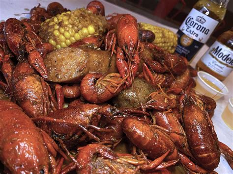 3 great restaurants for live crawfish in San Antonio and New Braunfels: Fish City Grill, LA ...