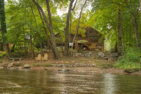 Luxury Cabin On The Chattahoochee River - Short Walk To Downtown Helen. ***If the Chattahoochee ...