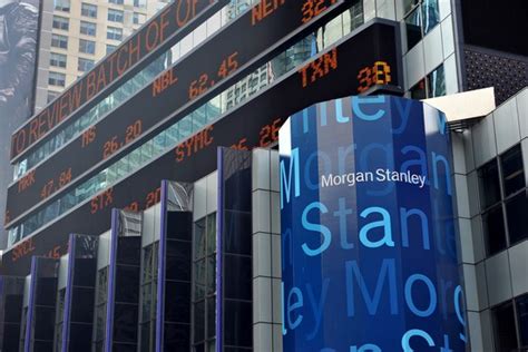 Morgan Stanley Shareholders Approve Executive Compensation Plan - WSJ