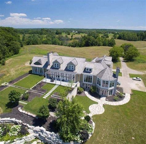 Inside Justin Bieber’s Lakefront Mansion in Canada