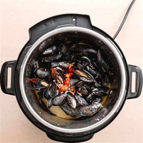 Instant Pot Mussels in White Wine Sauce - Posh Journal