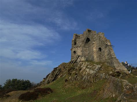 Mow Cop castle from the west © Stephen Craven :: Geograph Britain and Ireland