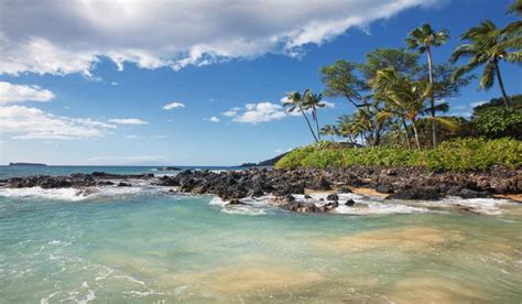 Paako Beach (Secret Cove) in Maui - Hawaiian Planner