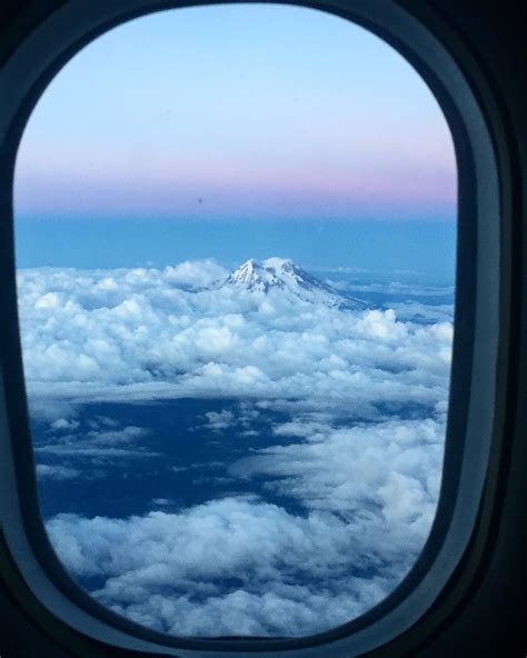 I live on airplanes -_- beautiful view though ...Mount Rainer | Plane window view, Airplane view ...