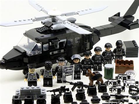 SWAT team of 8 minifigures with helicopter set | Lego soldiers, Lego ...