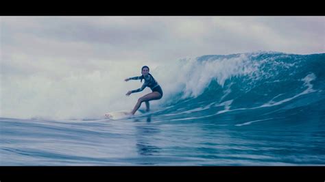 THIS GIRL IS THE FUTURE OF WOMEN'S SURFING! | Ewe Wong | Where Style ...