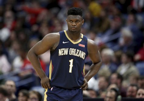 NBA: Pelicans' Zion Williamson shows off arms, slimmer look