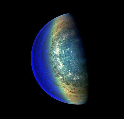 NASA’s $1 Billion Spacecraft Has Taken Mind-Bending New Photos Of Jupiter - Science And Nature