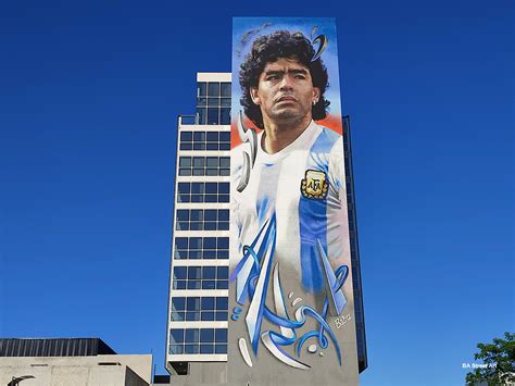 Maxi Bagnasco paints mega mural of Maradona in Buenos Aires | BA Street Art