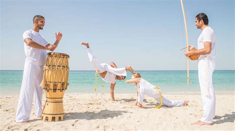 Atuendo para practicar capoeira | Roda de capoeira, Capoeira, Artes ...