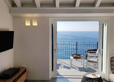 The 19 BEST Cinque Terre Hotels with Sea View [2024 update]