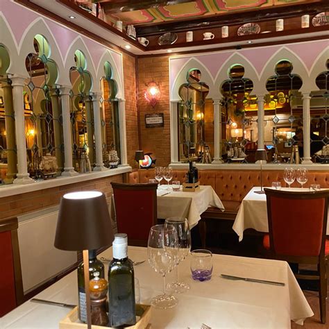 Top 25 Best Romantic Restaurants In Venice, Italy - Framey