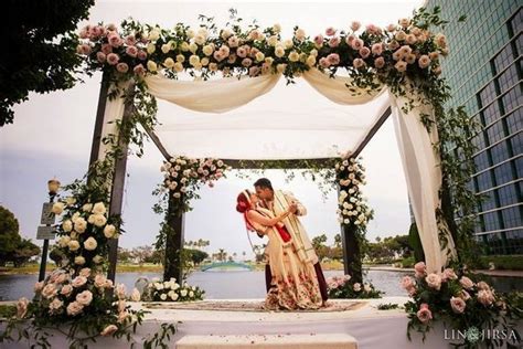 23+ Subtle Mandap Designs that will Add Charm to your Pheras! | WeddingBazaar