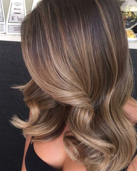 Pin by Anna Danisova on Vlasy | Bronze hair color, Natural wavy hair, Bronze hair